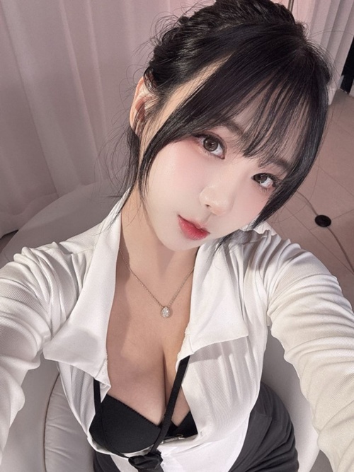 뉘신지 이쁘시네요