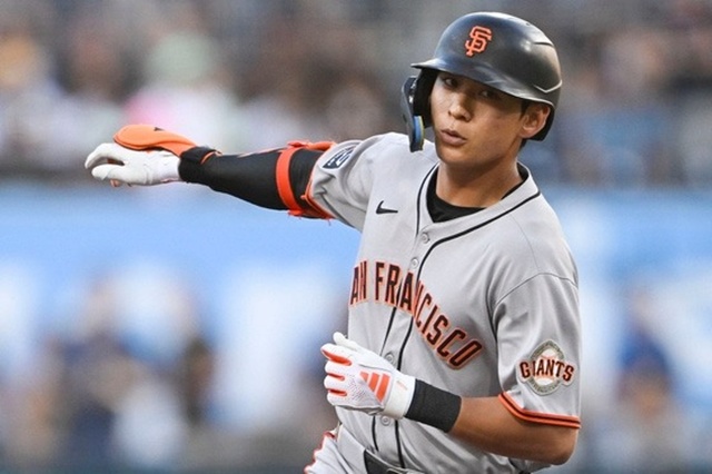 이정후, MLB 10경기 연속 안타...美무대 개인 최다