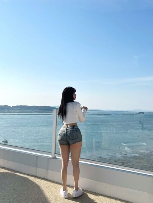 이런 흔상 복장이 더 끌리네