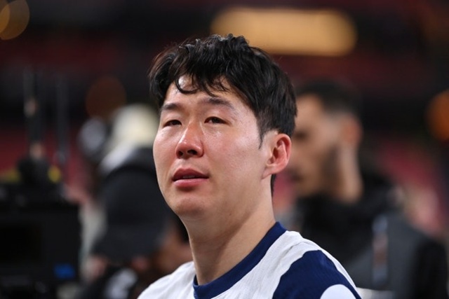 레비 회장과 함께한 10년, ‘韓 GOAT’ 손흥민 “25년 동안 토트넘에서 환상적인 일했다…저를 위해 해준 일에 감사”